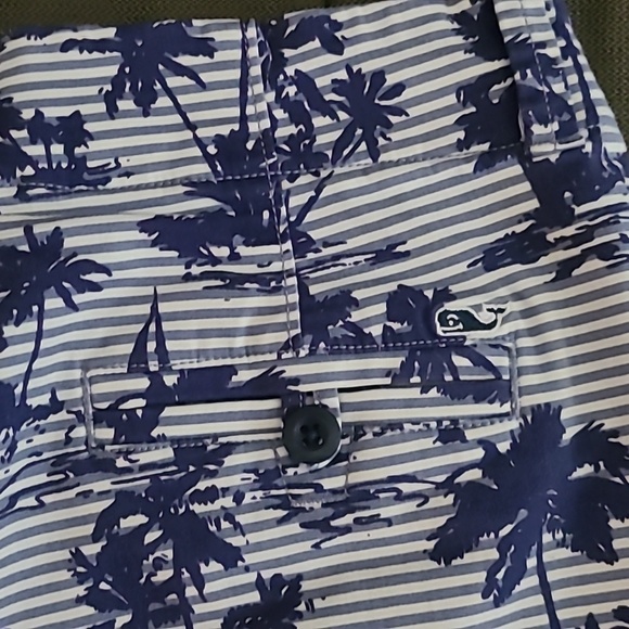 Vineyard Vines Classic Short 3 1/2 inseam - Picture 3 of 4